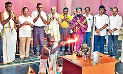 ಉಡುಪಿ ಉಚ್ಚಿಲ ದಸರಾ 2026 ಶಾರದಾ ಮಾತೆ, ನವದುರ್ಗೆಯರ ವಿಗ್ರಹ ರಚನೆಗೆ ಮುಹೂರ್ತ