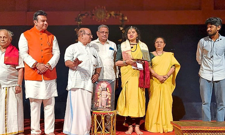 ಊರ್ಮಿಳಾ - ಒಂದು ರಾಷ್ಟ್ರೀಯ ಮಟ್ಟದ ಅಭಿವ್ಯಕ್ತಿ: ಪ್ರಮೋದ್ ಮಧ್ವರಾಜ್