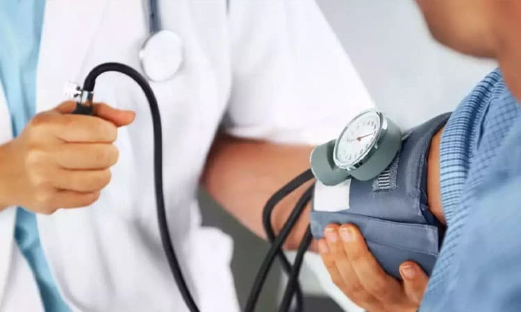 Blood Pressure: ಚಳಿಗಾಲದಲ್ಲಿ ರಕ್ತದೊತ್ತಡ ನಿಯಂತ್ರಣದಲ್ಲಿಡಲು 8 ಸುಲಭ ಸಲಹೆಗಳು