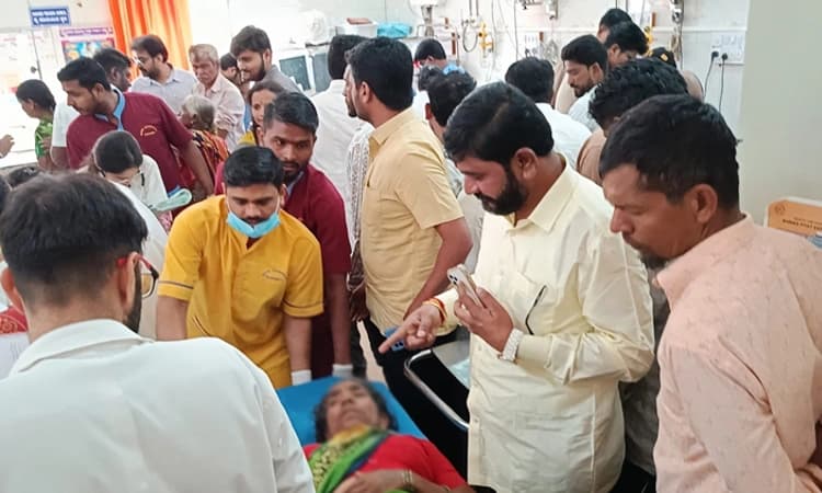 Belagavi: ಭೀಕರ ರಸ್ತೆ ಅಪಘಾತ… 25ಕ್ಕೂ ಹೆಚ್ಚು ಕಾರ್ಮಿಕರಿಗೆ ಗಂಭೀರ ಗಾಯ