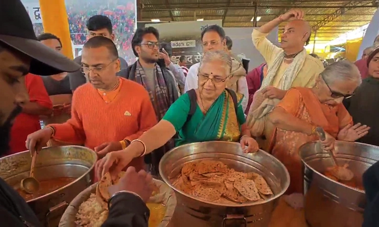 Maha Kumbh: ಕುಂಭಮೇಳದಲ್ಲಿ ಸುಧಾಮೂರ್ತಿ ಭಾಗಿ… ಇಸ್ಕಾನ್‌ ದಾಸೋಹಕ್ಕೆ ಭೇಟಿ