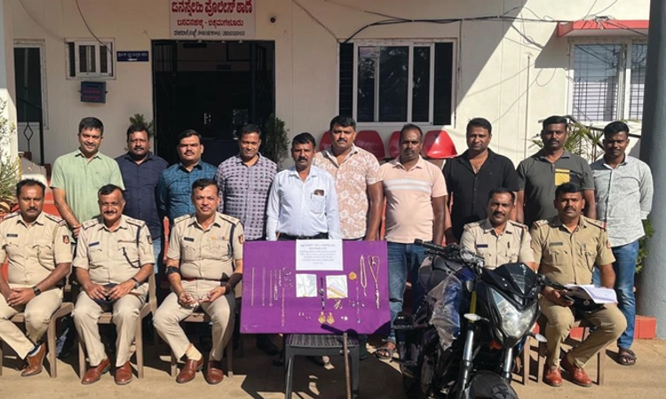 Chikkamagaluru: ಖಾಕಿ ಪಡೆಯ ಭರ್ಜರಿ ಕಾರ್ಯಾಚರಣೆ ; ಚಿನ್ನಾಭರಣ ದೋಚಿದ್ದ ದರೋಡೆಕೋರರ ಬಂಧನ