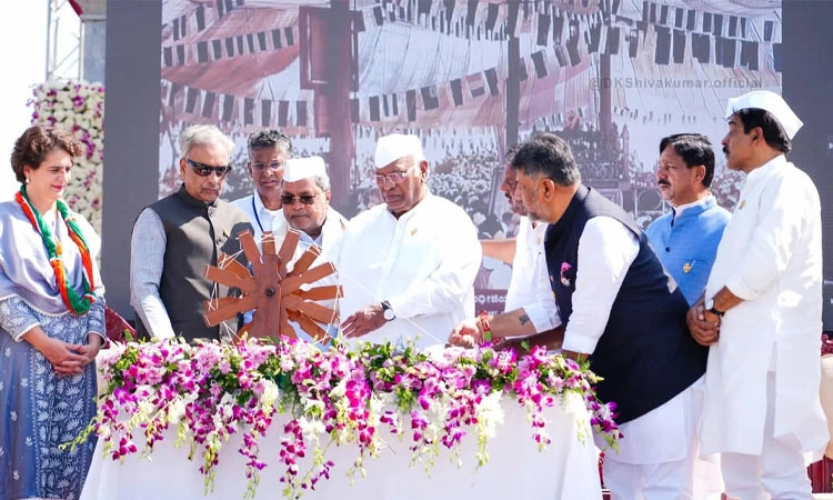 ಮಹಾತ್ಮಾ ಗಾಂಧೀಜಿ ಅಪ್ಪಟ ಹಿಂದೂ; ಮತಾಂಧ ಗೋಡ್ಸೆ ಗಾಂಧಿಯನ್ನು ಕೊಂದ: ಸಿದ್ದರಾಮಯ್ಯ ಕಿಡಿ