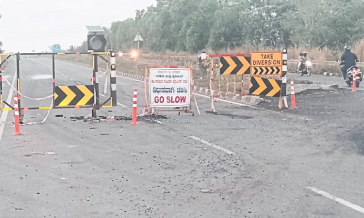 Kundapura: ಅರಾಟೆ ಸೇತುವೆ; ಸಿಗ್ನಲ್‌ ದೀಪ ದುರಸ್ತಿ