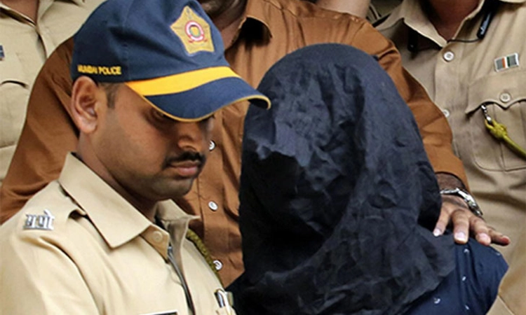 Saif Ali Khan ಇರಿದಿದ್ದವನ ಪತ್ತೆಗೆ ಸುಳಿವು ನೀಡಿದ್ದೇ ಆರೋಪಿ ತಿಂದ ಪರೋಟ!