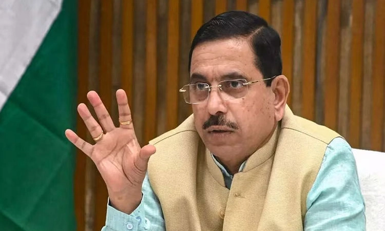 Karnataka: ಸರಕಾರದ ದುಡ್ಡಿನಲ್ಲಿ ಕಾಂಗ್ರೆಸ್‌ ಸಮಾವೇಶ: ಪ್ರಹ್ಲಾದ್‌ ಜೋಶಿ