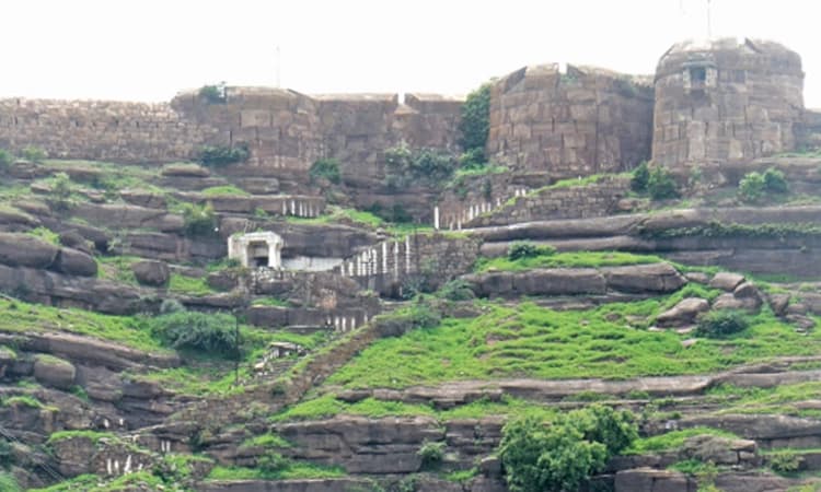 Tourism: 800 ಅಡಿ ಎತ್ತರದ ಬೆಟ್ಟದಲ್ಲಿ ಭವ್ಯ ಇತಿಹಾಸ ಸಾರುವ ಗಜೇಂದ್ರಗಡ ಕೋಟೆ
