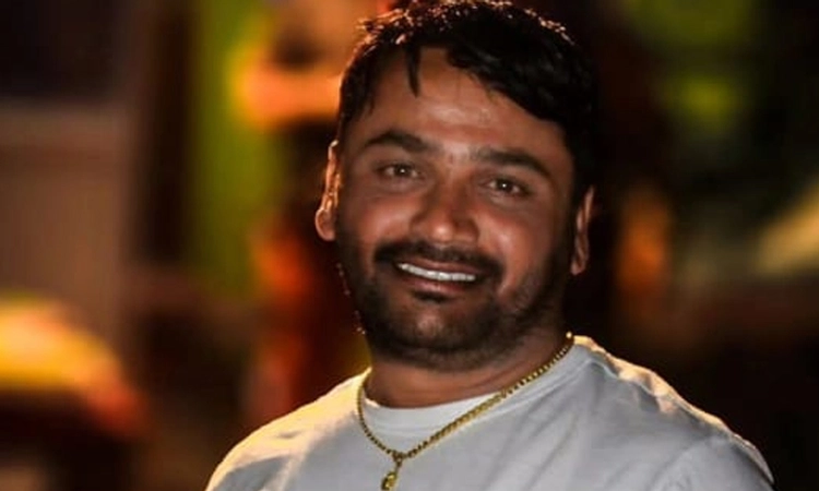 Hubli: ಮೀಟರ್‌ ಬಡ್ಡಿಗೆ ಮನನೊಂದು ಲಾರಿ ಚಕ್ರದಡಿ ಬಿದ್ದು ವ್ಯಕ್ತಿ ಆತ್ಮಹ*ತ್ಯೆ