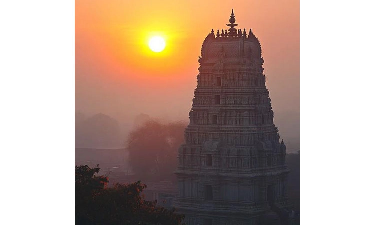 Cold Weather: ಚುಮುಚುಮು ಚಳಿಗೆ ಇಬ್ಬನಿಯ ಹೊದಿಕೆ