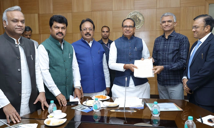 PMAY: ರಾಜ್ಯಕ್ಕೆ ಕೇಂದ್ರದಿಂದ ಬಡವರಿಗೆ 7 ಲಕ್ಷ ಮನೆ ಮಂಜೂರು: ಕೇಂದ್ರ ಸಚಿವ ಚೌಹಾಣ್‌