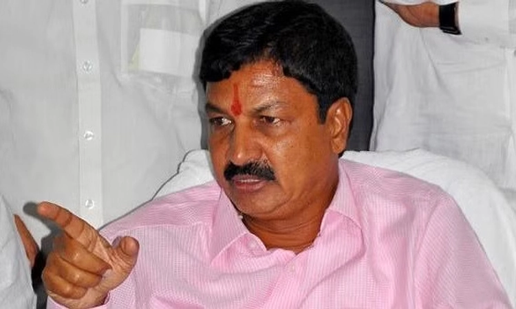 ವಿಜಯೇಂದ್ರ ನೀನು ಬಚ್ಚಾ, ನೀನು ಅಧ್ಯಕ್ಷ ಸ್ಥಾನಕ್ಕೆ ನಾಲಾಯಕ್… ರಮೇಶ್ ಜಾರಕಿಹೊಳಿ‌