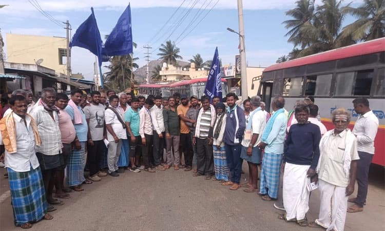 Ramanagara: ಬಸ್ ಪ್ರಯಾಣ ದರ ಹೆಚ್ಚಳ‌ ಖಂಡಿಸಿ ಗ್ರಾಮಸ್ಥರಿಂದ ಪ್ರತಿಭಟನೆ
