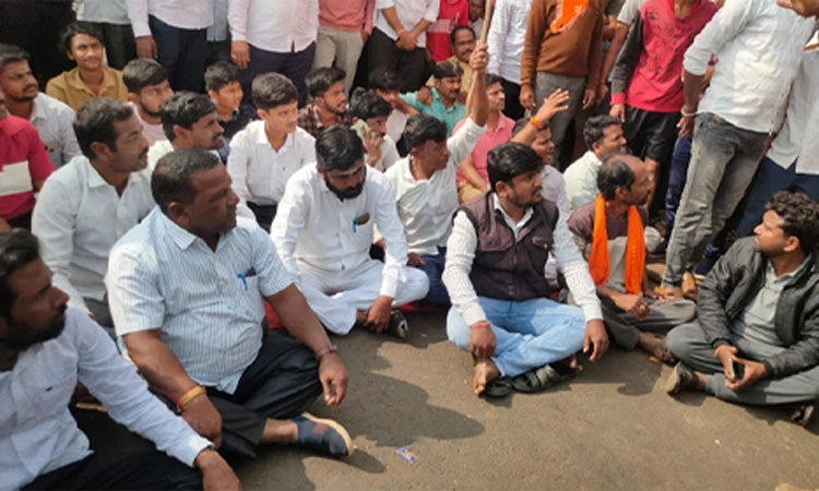 Bhalki: ಬಸವೇಶ್ವರ ಪುತ್ತಳಿ ಕಿಡಿಗೇಡಿಗಳಿಂದ ವಿರೂಪ; ಪ್ರತಿಭಟನೆ