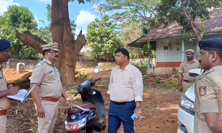 Sirsi: ಟ್ರಾಫಿಕ್ ಪೊಲೀಸ್ ಠಾಣಾ ಕಟ್ಟಡ ಪರಿಶೀಲಿಸಿದ ಎಸ್ಪಿ ನಾರಾಯಣ