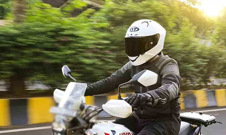 UP Government; ಹೆಲ್ಮೆಟ್‌ ಹಾಕದಿದ್ದರೆ ಪೆಟ್ರೋಲ್‌ ಇಲ್ಲ: ಉತ್ತರ ಪ್ರದೇಶ ಸರಕಾರ ಆದೇಶ