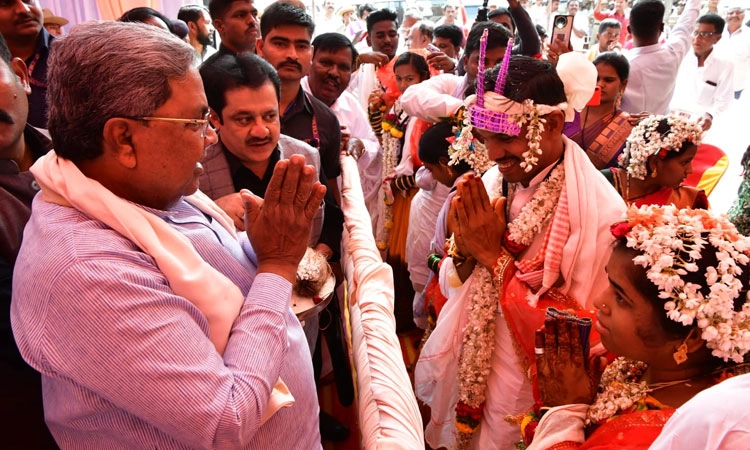 Mass Marriage: ಹೆಚ್ಚು ಮಕ್ಕಳು ಬೇಡ, ಎರಡೇ ಸಾಕು: ಸಿಎಂ ಸಿದ್ದರಾಮಯ್ಯ ಸಲಹೆ