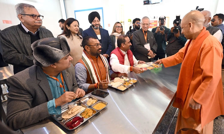 Full Meal: ಮಹಾಕುಂಭ ಮೇಳಕ್ಕೆ ಬರುವವರಿಗೆ ಸಿಗುತ್ತೆ 9 ರೂ.ಗೆ ಭರ್ಜರಿ ಭೋಜನ!