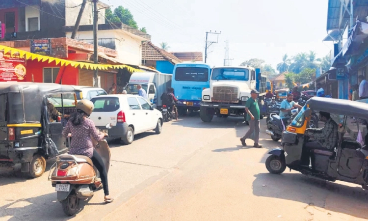 Shirva: ಮೂಡುಬೆಳ್ಳೆ ಪೇಟೆ; ನಿತ್ಯ ಟ್ರಾಫಿಕ್‌ ಜಾಮ್‌