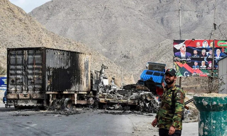 ಪಾಕ್‌ ಗೆ ಬಿಸಿ ಮುಟ್ಟಿಸಿದ ಬಲೂಚಿಸ್ತಾನ್-ಕರಾಚಿ-ಕ್ವೆಟ್ಟಾ ಹೆದ್ದಾರಿ ಬಂದ್‌,ಪೊಲೀಸರ ಅಪಹರಣ!