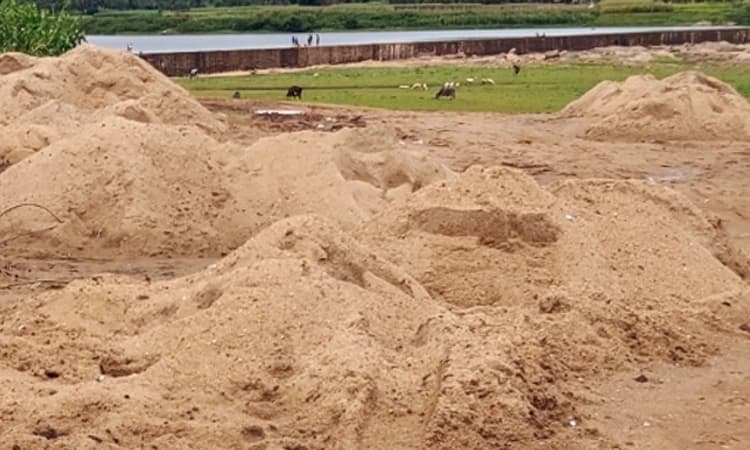 Shirva: ಅಕ್ರಮ ಮರಳು ಸಾಗಾಟ; ಟೆಂಪೋ ವಶಕ್ಕೆ