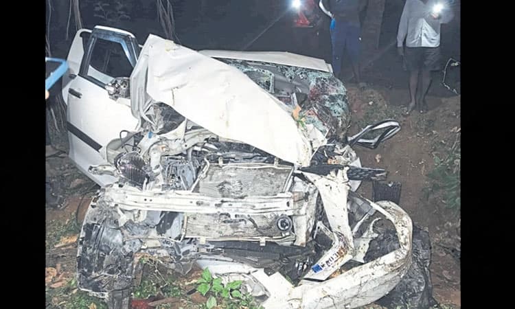 Ramanagara: ಮರಕ್ಕೆ ಕಾರು ಡಿಕ್ಕಿ; ಬೆಂಗಳೂರಿನ ಮೂವರು ಸ್ಥಳದಲ್ಲೇ ದುರ್ಮ*ರಣ