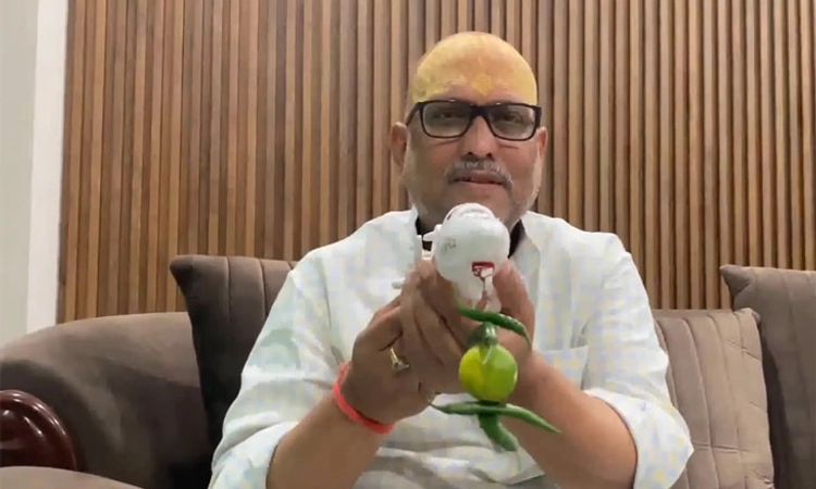 Rafale; ನಿಂಬೆ ಮೆಣಸು ಕಟ್ಟಿ ವ್ಯಂಗ್ಯ ಮಾಡಿದ ಕೈ ನಾಯಕ ಅಜಯ್ ರಾಯ್: ವಿಡಿಯೋ ವೈರಲ್