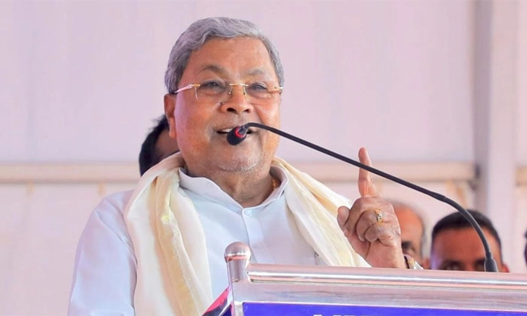 Srirangapatna: ಮನೆ ದೇವರ ಲಾವಣಿ ಹಾಡಿದ ಸಿಎಂ ಸಿದ್ದರಾಮಯ್ಯ