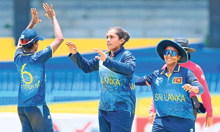 ODI; ಹರ್ಷಿತಾ-ಕವಿಶಾ ಶತಕದ ಜತೆಯಾಟ ದ.ಆಫ್ರಿಕಾವನ್ನು ಮಣಿಸಿದ ಶ್ರೀಲಂಕಾ