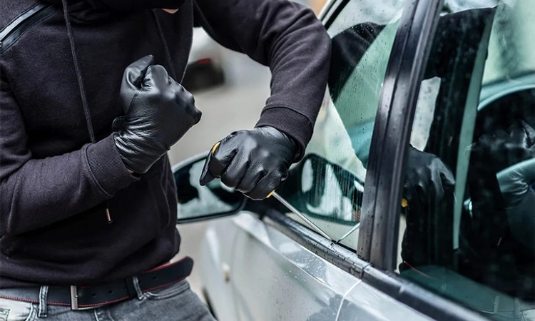 Baindur: ಕಿರಿಮಂಜೇಶ್ವರ ಮನೆಯಲ್ಲಿ ನಿಲ್ಲಿಸಿದ ಕಾರು ಕಳವು