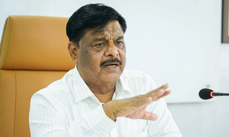 ಸಂವಿಧಾನದ ಆಶಯಗಳನ್ನು ಜಾರಿ ಮಾಡಲು ಪಣ ತೊಡಿ: ಸಚಿವ ಎಚ್‌.ಸಿ. ಮಹದೇವಪ್ಪ