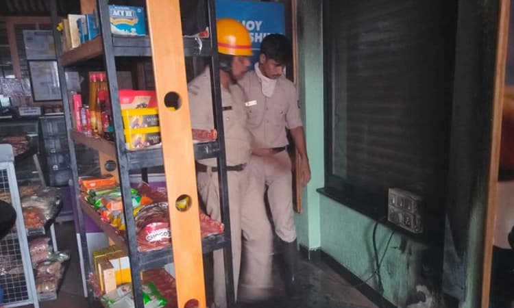 Mangaluru: ಪಾಂಡೇಶ್ವರ; ಬೇಕರಿಯಲ್ಲಿ ಶಾರ್ಟ್‌ ಸರ್ಕ್ಯೂಟ್‌ನಿಂದ ಬೆಂಕಿ