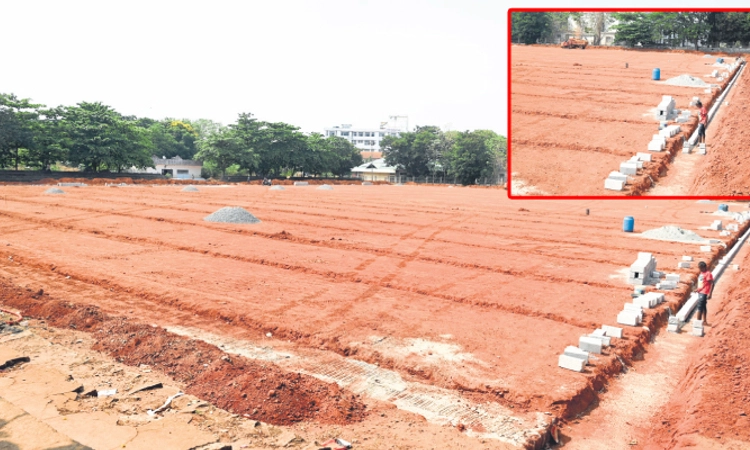 Mangaluru: ಫುಟ್‌ಬಾಲ್‌ ಕೋರ್ಟ್‌ಗೆ ಟರ್ಫ್‌ ಬೆಸುಗೆ