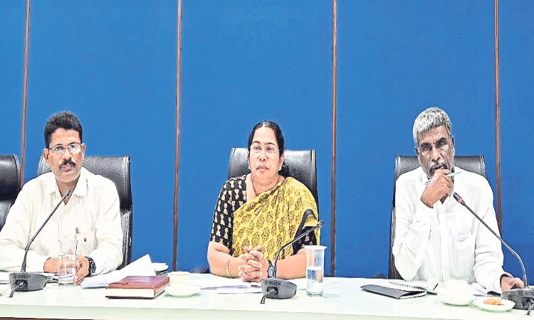 ಕೈಗಾರಿಕೆಗಳಲ್ಲಿ ಸ್ಥಳೀಯರಿಗೆ ಉದ್ಯೋಗ ನೀಡಿ: ಕೋಟ ಶ್ರೀನಿವಾಸ ಪೂಜಾರಿ