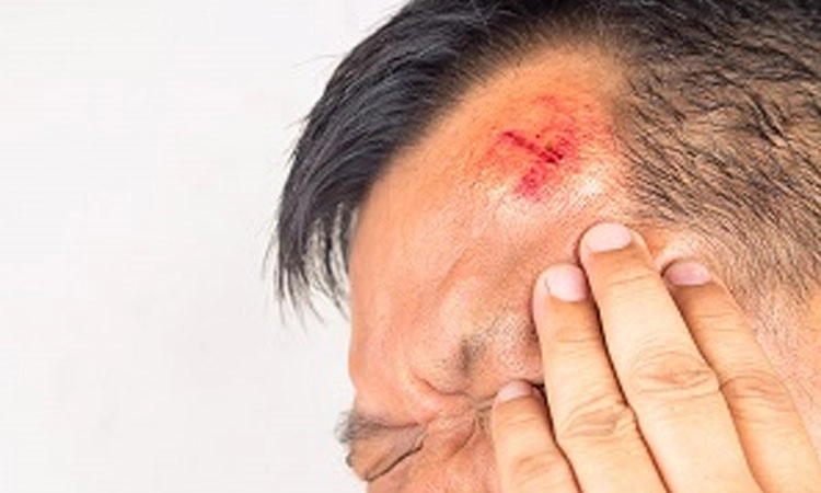 Kadaba: ಶಾಲೆಯ ಕಟ್ಟಡ ತೆರವು ವೇಳೆ ಇಬ್ಬರಿಗೆ ಗಾಯ