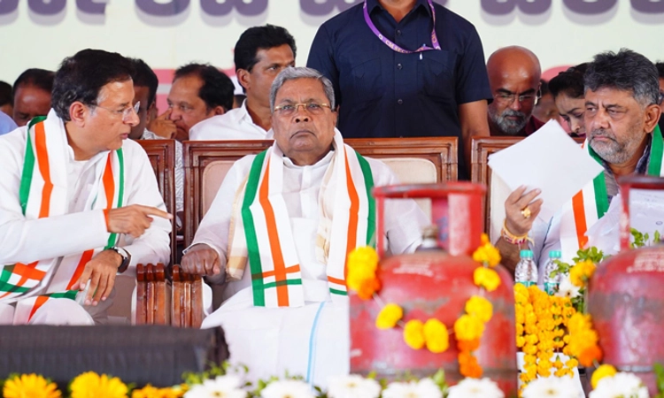 Belagavi: ಕೇಂದ್ರ ಸರಕಾರದ ಬೆಲೆ ಏರಿಕೆ ಮಾದರಿಯಿಂದ ಜನರಿಗೆ ಆತಂಕ: ರಣದೀಪ ಸುರ್ಜೇವಾಲ 