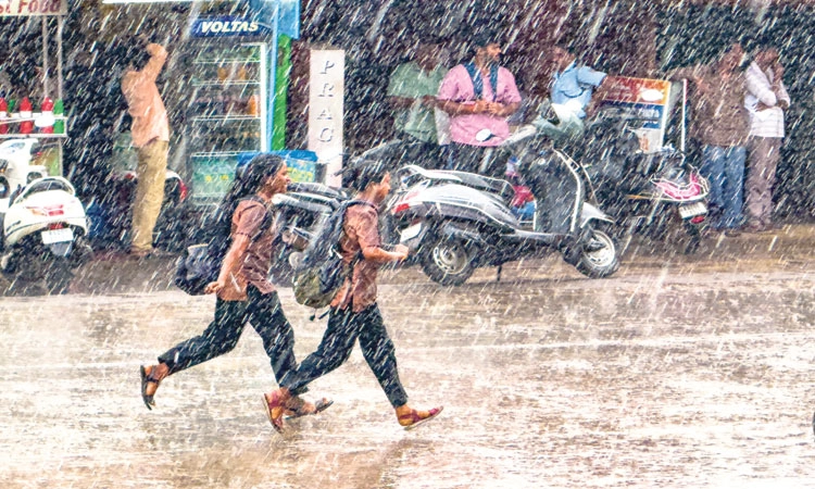 ಉಡುಪಿ ಜಿಲ್ಲೆಯ ವಿವಿಧೆಡೆ ಸಿಡಿಲು ಸಹಿತ ಸುರಿದ ಮಳೆಗೆ ಲಕ್ಷಾಂತರ ರೂಪಾಯಿ ನಷ್ಟ