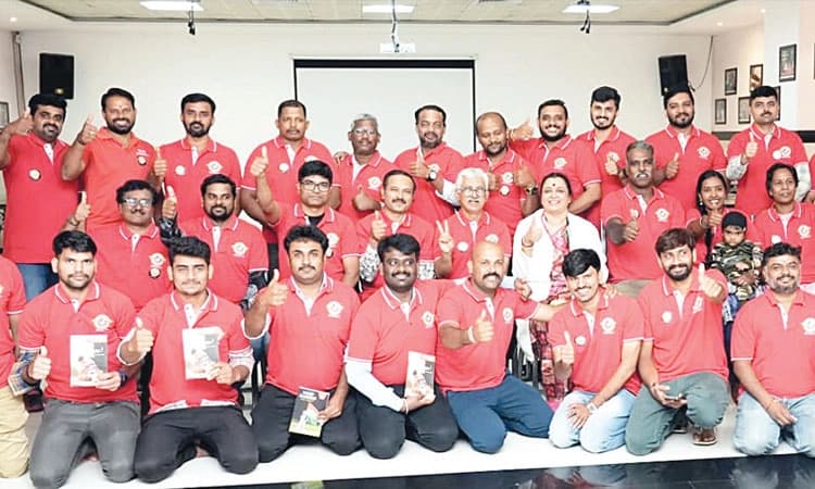 ರಕ್ತ (ದಾನ) ಚರಿತೆ!: ಕರುನಾಡ ರಕ್ತ ಸೈನಿಕರ ಕಥೆ