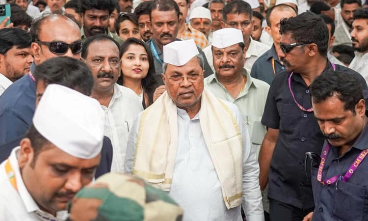 ಪಾಕಿಸ್ಥಾನ ಜತೆ ಯುದ್ಧ ಬೇಡ, ಕಾಶ್ಮೀರದಲ್ಲಿ ಭದ್ರತೆ ಬಿಗಿಗೊಳಿಸಲಿ: ಸಿದ್ದರಾಮಯ್ಯ