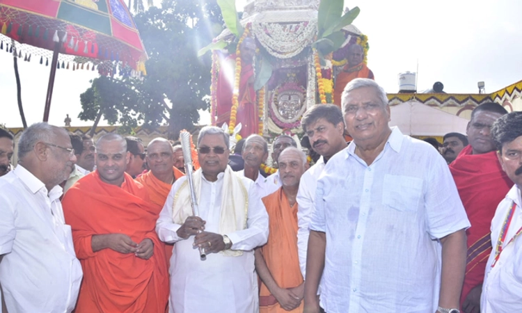 Chamarajanagara: ಮಲೆ ಮಹದೇಶ್ವರ ದೇವರ ದರ್ಶನ ಪಡೆದ ಸಿಎಂ ಸಿದ್ದರಾಮಯ್ಯ