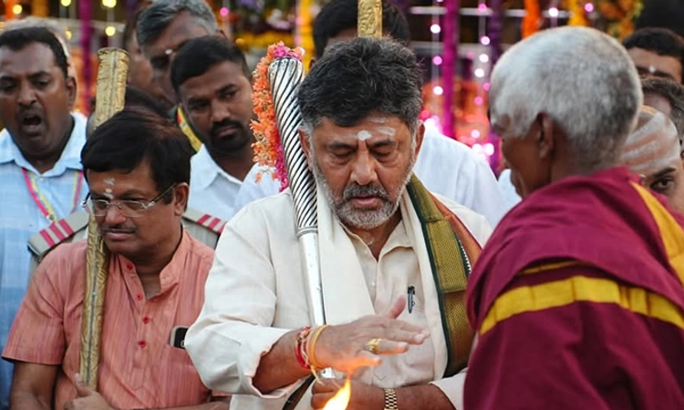 Chamarajanagara: ಮಹದೇಶ್ವರ ಸ್ವಾಮಿ ದರ್ಶನ ಪಡೆದ ಡಿಕೆ ಶಿವಕುಮಾರ್‌, ಪರಮೇಶ್ವರ್