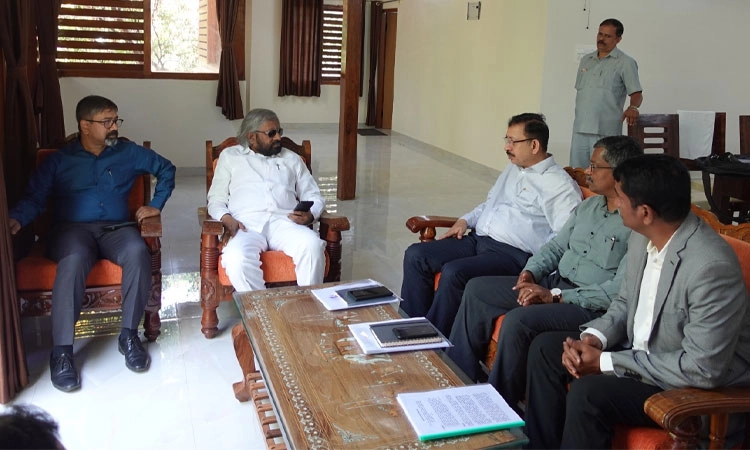 ಕಾಡಿನಂಚಿನಲ್ಲಿ ಕಚ್ಚಾಬಾಂಬ್ ನಿಂದ ವನ್ಯಜೀವಿ ಹಾನಿ ಆಗದಂತೆ ಕ್ರಮಕ್ಕೆ ಈಶ್ವರ ಖಂಡ್ರೆ ಸೂಚನೆ