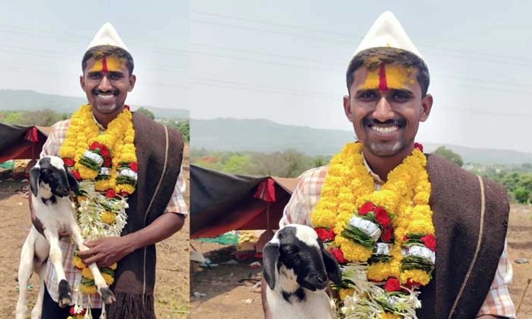 UPSC Rank: ಯುಪಿಎಸ್‌ಸಿಯಲ್ಲಿ ರ್‍ಯಾಂಕ್‌… ಕುರಿ ಜತೆ ಕುಣಿದು ಕುಪ್ಪಳಿಸಿದ ಬೀರಪ್ಪ
