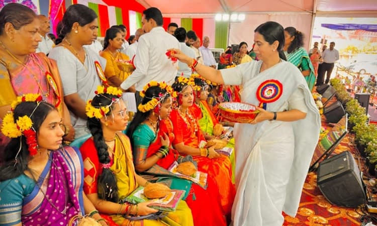 ಪ್ರತಿ ಜಿಲ್ಲೆಯಲ್ಲೂ ಸಾಮೂಹಿಕ ಸೀಮಂತ ಕಾರ್ಯಕ್ರಮ ಆಯೋಜಿಸಲು ಆದೇಶ: ಲಕ್ಷ್ಮೀ ಹೆಬ್ಬಾಳ್ಕರ್