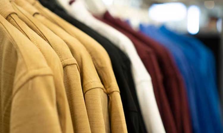 Vitla: ಹಣ ನೀಡದೆ ಸತಾಯಿಸಿದ ಅಂಗಡಿ ಮಾಲೀಕ… ಬಟ್ಟೆಗಳನ್ನು ಕೊಂಡು ಹೋದ ವಿತರಕ