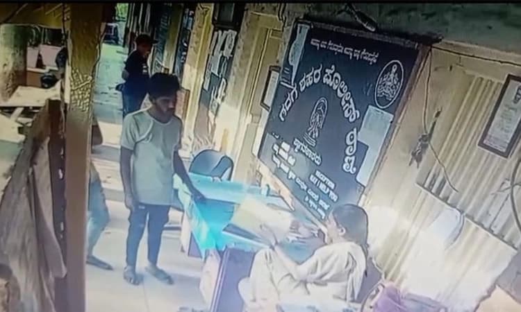 Theft; ಪೊಲೀಸ್ ಠಾಣೆಯಲ್ಲೇ ಪೊಲೀಸರ ಮೊಬೈಲ್ ಕದ್ದ ಕಳ್ಳ!!