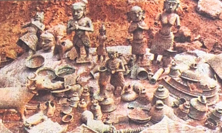 Kasaragod: ಮಣ್ಣಿನಡಿಯಲ್ಲಿ ಭೂತಾರಾಧನೆ ಪರಿಕರಗಳು ಪತ್ತೆ