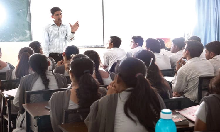 ದೂರದೃಷ್ಟಿ ಹೊತ್ತು ವಿಶ್ವವಿದ್ಯಾನಿಲಯ, ಕಾಲೇಜುಗಳ ಸ್ಥಾಪನೆ ಅಗತ್ಯ