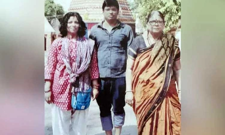 Kerala: ಕೇಂದ್ರ ಅಬಕಾರಿ ಅಧಿಕಾರಿ ಸೇರಿ ಕುಟುಂಬದ ಮೂವರು ಶವವಾಗಿ ಪತ್ತೆ.. ಪೊಲೀಸರಿಂದ ತನಿಖೆ
