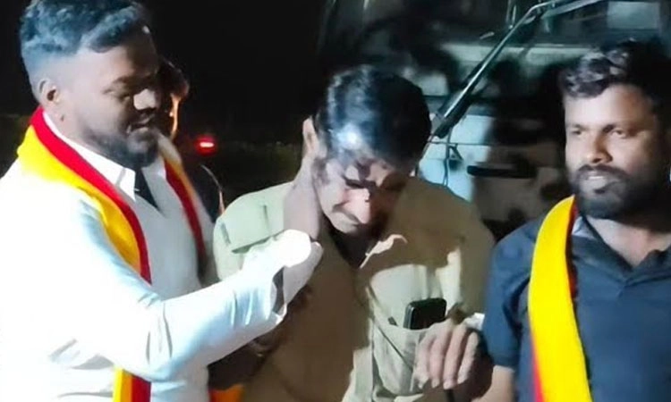 Revange: ಚಿತ್ರದುರ್ಗದಲ್ಲಿ ಮಹಾರಾಷ್ಟ್ರ ಬಸ್‌ ತಡೆದು ಚಾಲಕನ ಮುಖಕ್ಕೆ ಮಸಿ