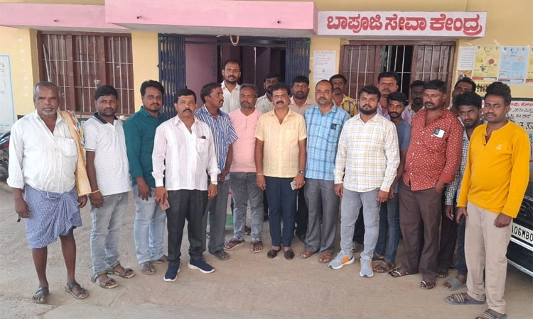 Koratagere;ಕ್ಷೌರದ ಅಂಗಡಿ ತೆರವಿಗೆ ಸವಿತಾ ಸಮಾಜದಿಂದ ಮುಷ್ಕರ